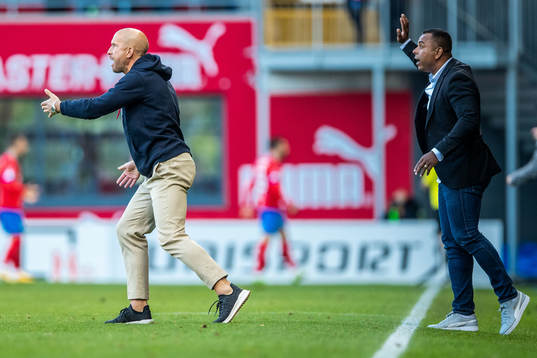Helsingborgs tränare Mattias Lindström och tränare