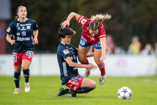 Linköpings Saori Takarada och Vittsjös Sarah Stratigakis