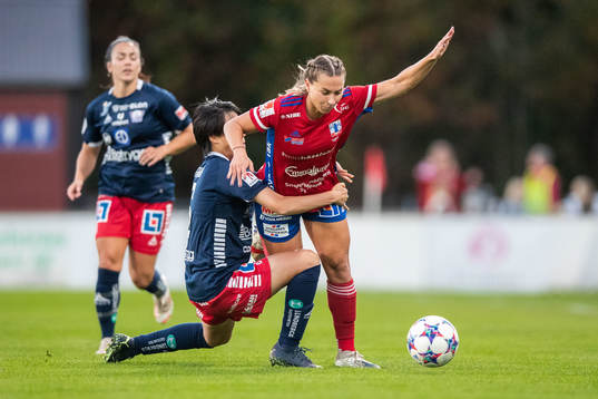 Linköpings Saori Takarada och Vittsjös Sarah Stratigakis