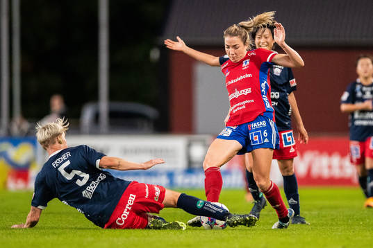 Linköpings Nilla Fischer och Vittsjös Clara Markstedt
