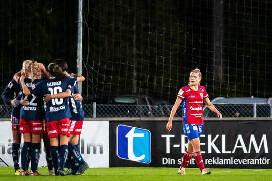 Linköpings spelare jublar samtidigt som Vittsjös