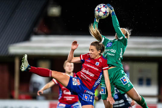 Vittsjös Clara Markstedt och Linköpings målvakt Cajsa