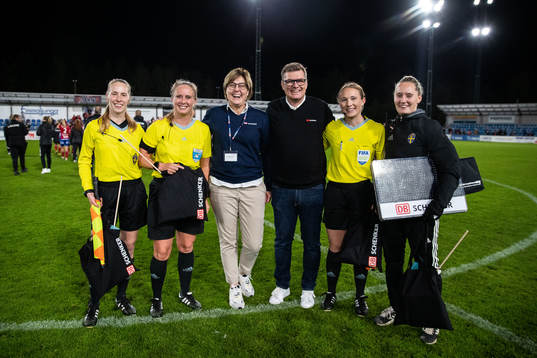 assisterande domare Viktoria Månsson, domare Sandra
