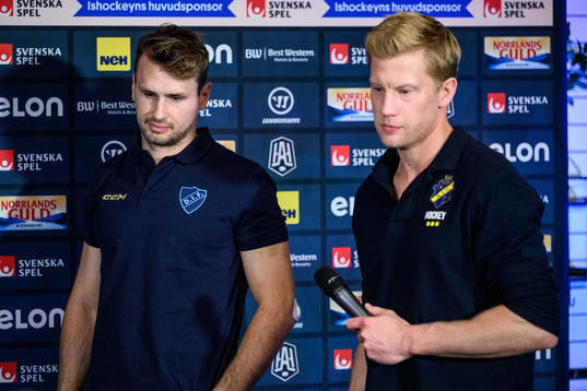 Djurgårdens Marcus Krüger och AIKs Richard Gynge