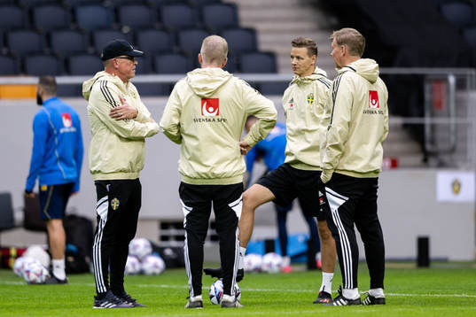 Head coach Janne Andersson and goalkeeper coach Maths