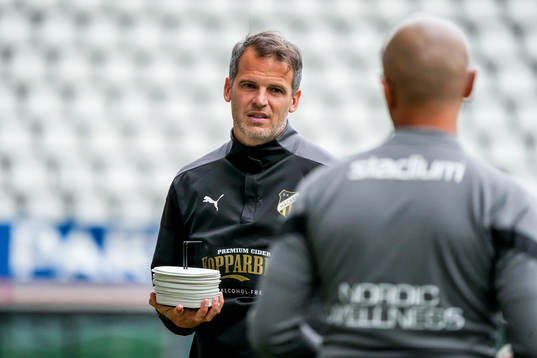 Robert Vilahamn, head coach