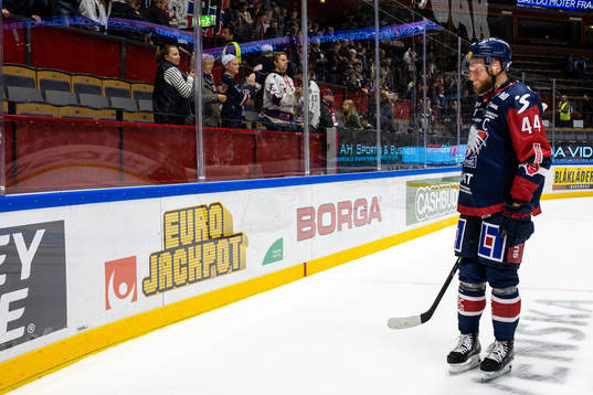 Linköpings Jonas Junland deppar