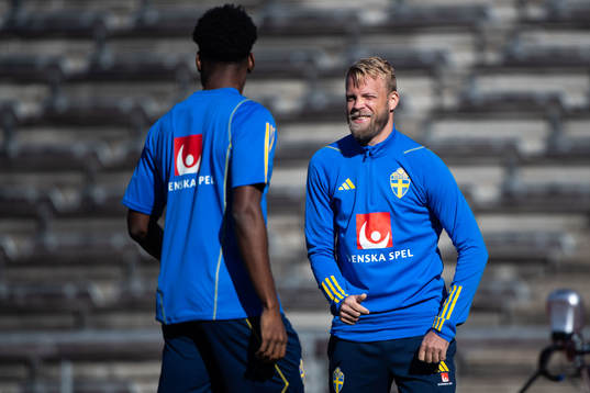 Bläddra bland fler bilder av Football, Nations League, Sweden, training