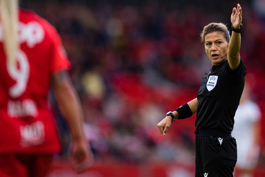 Meliz Özçigdem, referee