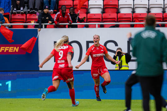 Svava Ros Gudmundsdottir of Brann celebrates