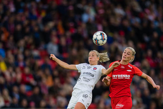 Mia Persson of Rosengård and Svava Ros Gudmundsdottir of