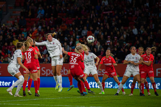 Stefanie Sanders of Rosengård misses a chance to score
