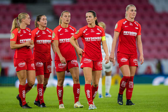 Tuva Hansen and Svava Ros Gudmundsdottir of Brann looks