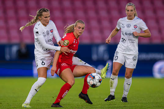 Ria Öling of Rosengård and Nora Eide Lie of Brann