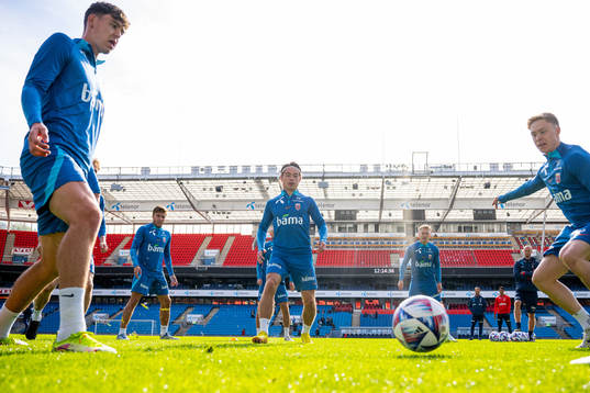 Patrick Berg and players of the Norwegian national football