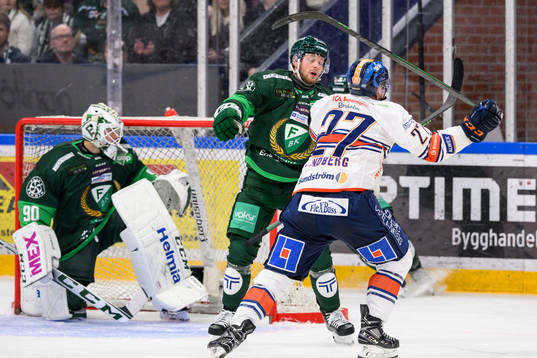 Färjestads Axel Bergkvist och Växjös Martin Lundberg