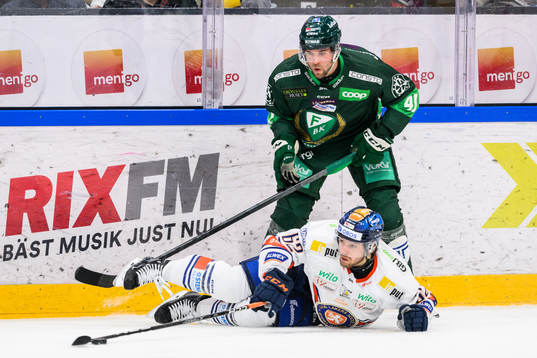 Färjestads Henrik Björklund och Växjös Manuel Ågren