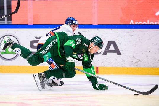 Växjös Manuel Ågren och Färjestads Victor Ejdsell