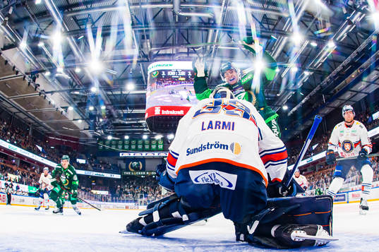 Färjestads Michael Lindqvist jublar