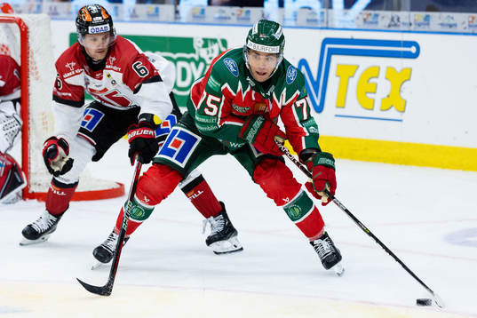 Örebros Filip Berglund och Frölundas Radan Lenc