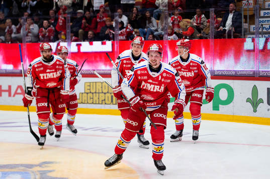 Timrås Jonathan Dahlén jublar