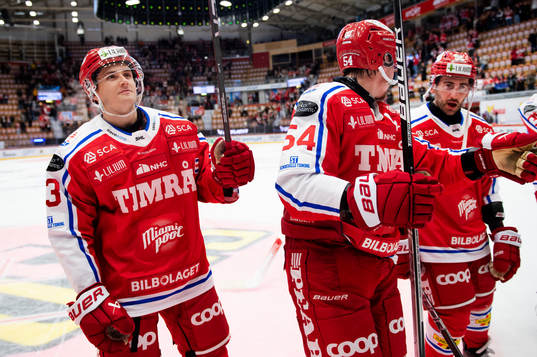 Timrås Nicholas Halloran jublar