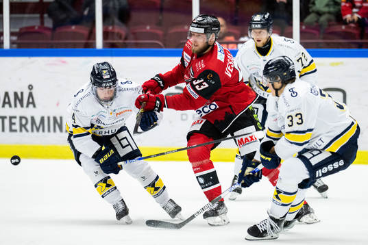 Malmö Redhawks Kristian Vesalainen mot HV71s Hugo Fransson