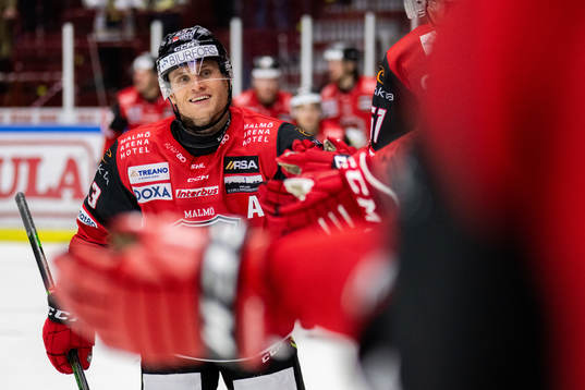 Malmö Redhawks Christoffer Forsberg jublar