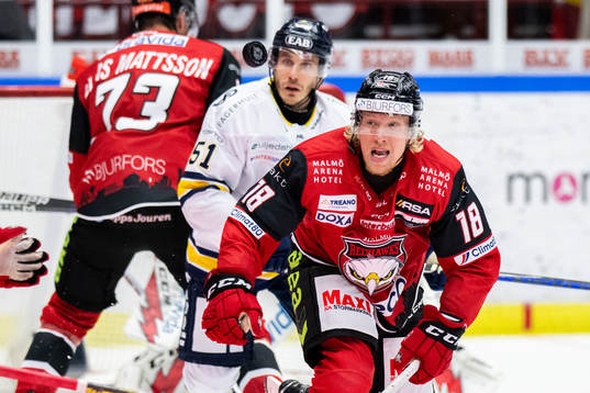Malmö Redhawks Marcus Sylvegård kunder ishockeymatchen i