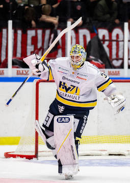 HV71s målvakt Joni Ortio jublar