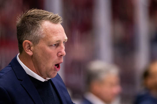 HV71s assisterande tränare Johan Åkerman