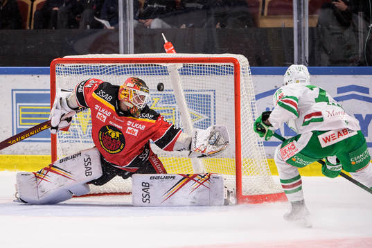 Luleås målvakt Joel Lassinantti släpper in 0-3 av