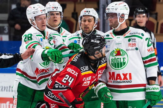 Rögles Anton Bengtsson och Luleås Brendan Shinnimin
