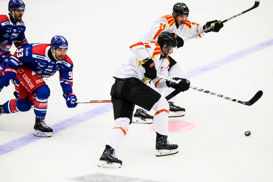 Oskarshamns Cameron Brace och Brynäs Anton Rödin
