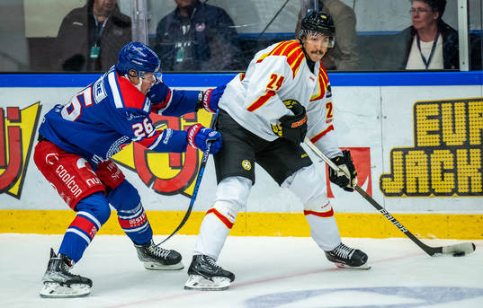 Oskarshamns Lukas Pilö och Brynäs Hannes Björninen