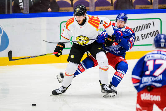 Brynäs Oscar Eklind och Oskarshamns Myles Powell
