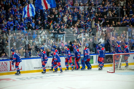 Oskarshamns spelare jublar