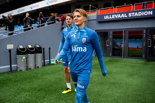 Sander Berge and Martin Ødegaard of the Norwegian national
