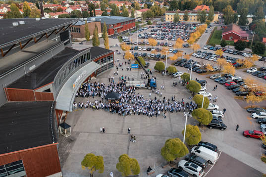 Leksands fansen på väg till Tegera Arena innan