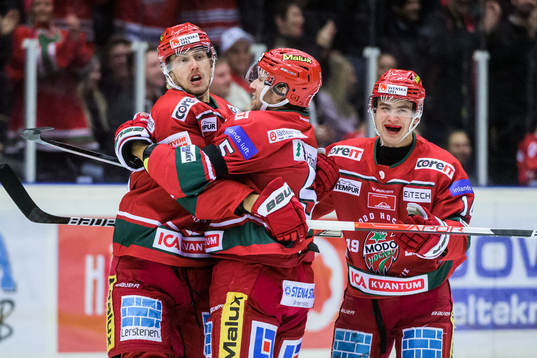 Modos Johan Södergran jublar