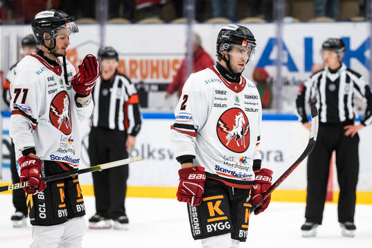 Vita Hästens Eric Hjorth och Anton Björkman deppar