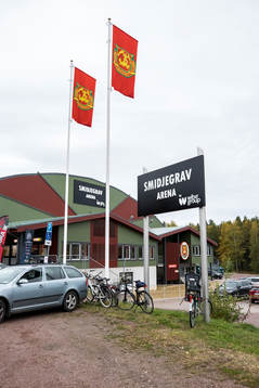 Smidjegrav Arena innan ishockeymatchen i Hockeyallsvenskan