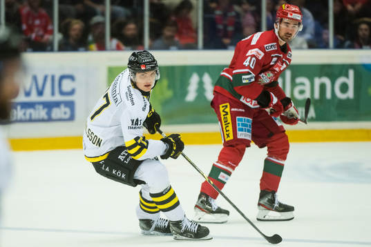 AIKs William Ignberg Nilsson och Modos David Bernhardt
