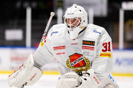 Almtunas målvakt Viktor Andren