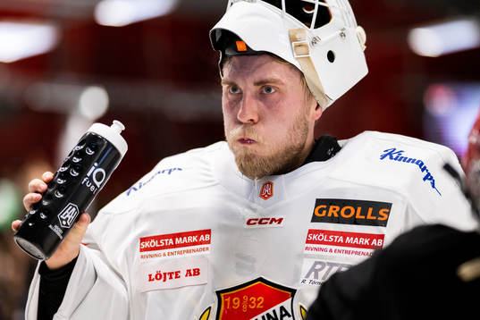 Almtunas målvakt Viktor Andren