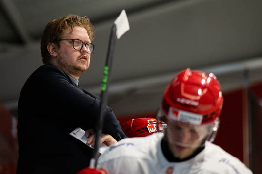 Almtunas assisterande tränare Jimmy Anderström