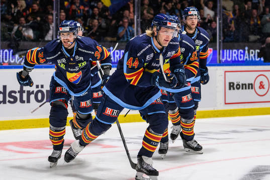 Djurgårdens Olle Liss jublar