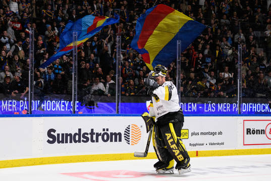 Västerås målvakt Johan Gustafsson deppar