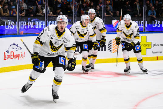 Västerås Ludvig Jardeskog jublar