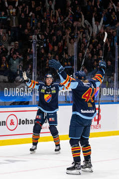 Djurgårdens Daniel Brodin och Olle Liss jublar